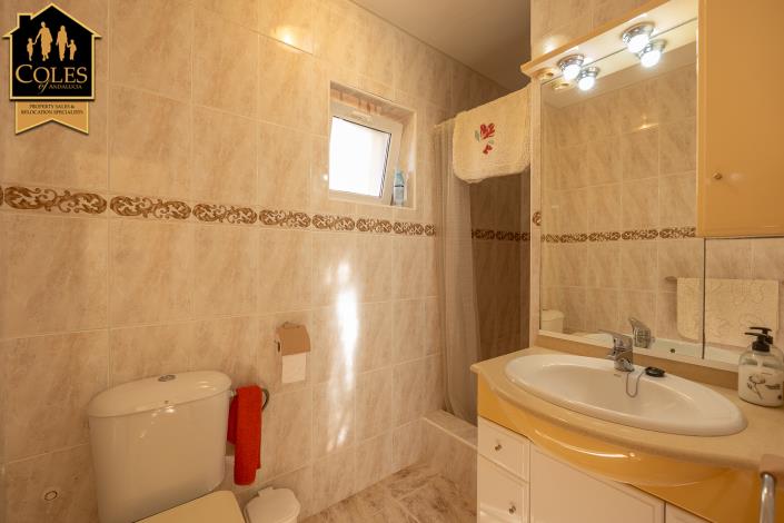 Image No.21-3 Bed Villa / Detached for sale