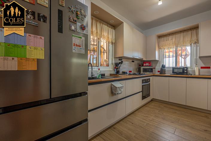 Image No.9-3 Bed Villa / Detached for sale