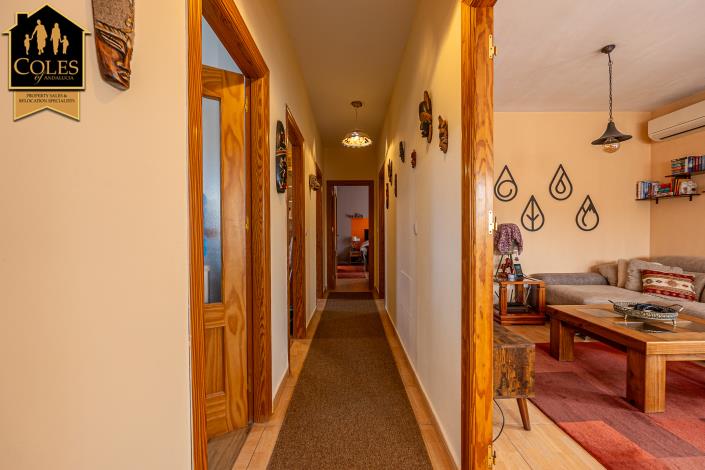 Image No.13-3 Bed Villa / Detached for sale