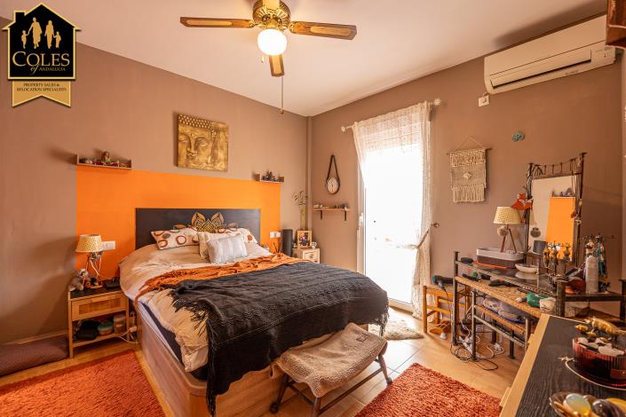 Image No.19-3 Bed Villa / Detached for sale