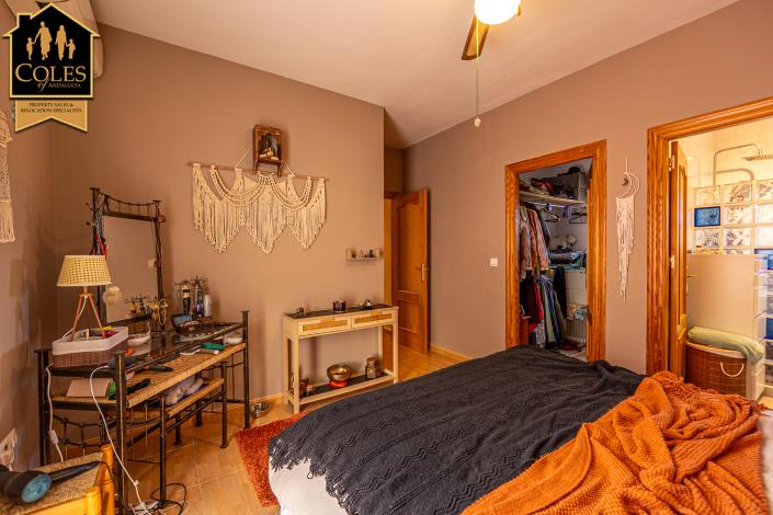 Image No.20-3 Bed Villa / Detached for sale