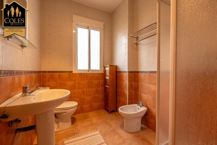 Image No.19-3 Bed Villa / Detached for sale