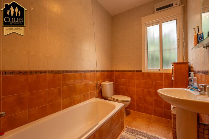 Image No.21-3 Bed Villa / Detached for sale