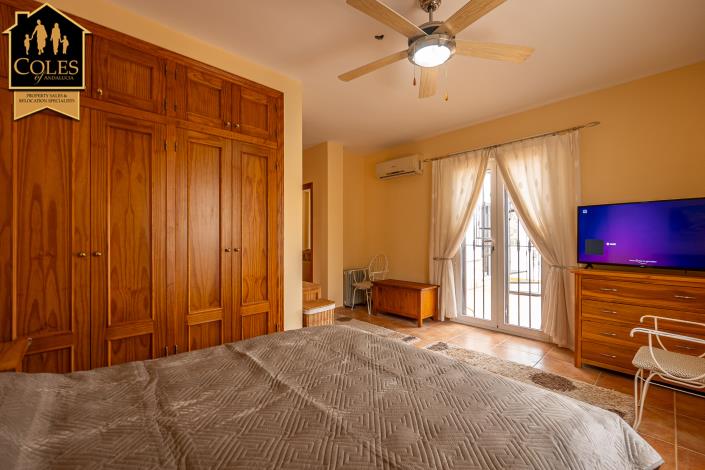 Image No.23-3 Bed Villa / Detached for sale