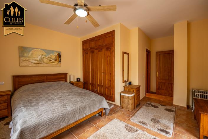 Image No.24-3 Bed Villa / Detached for sale