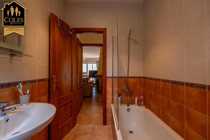 Image No.25-3 Bed Villa / Detached for sale