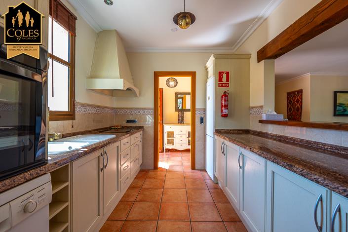 Image No.11-4 Bed Villa / Detached for sale