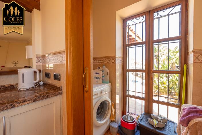 Image No.12-4 Bed Villa / Detached for sale