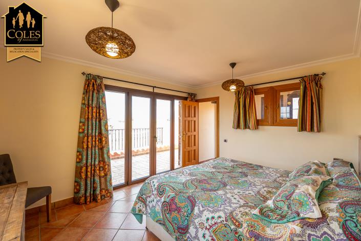 Image No.21-4 Bed Villa / Detached for sale