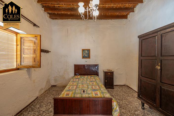 Image No.7-2 Bed Townhouse for sale