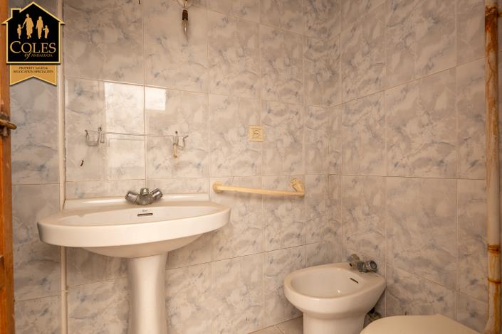 Image No.17-2 Bed Townhouse for sale