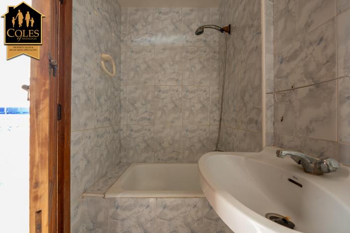 Image No.18-2 Bed Townhouse for sale