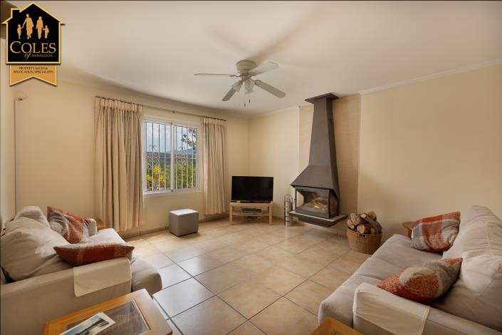 Image No.14-3 Bed Villa / Detached for sale