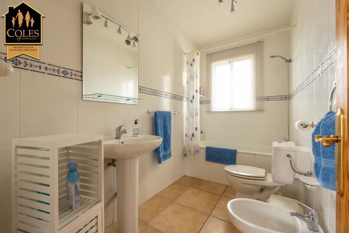 Image No.22-3 Bed Villa / Detached for sale