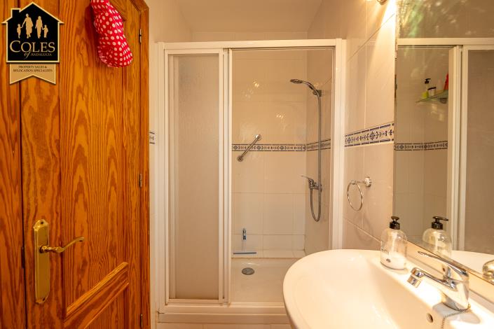 Image No.27-3 Bed Villa / Detached for sale