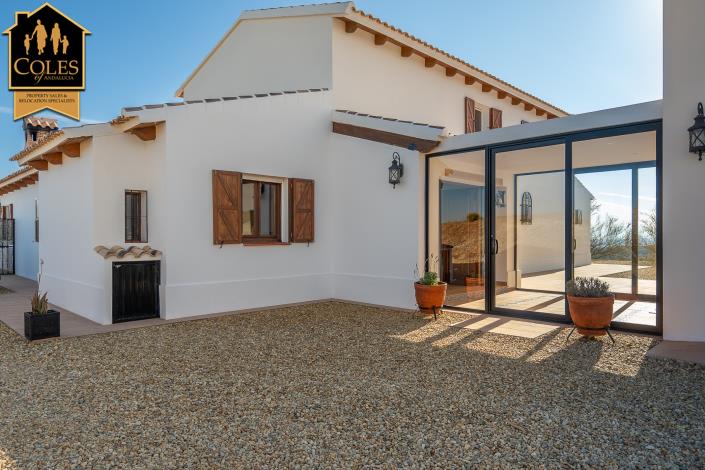 Image No.5-4 Bed Villa / Detached for sale