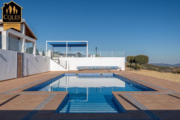 Image No.14-4 Bed Villa / Detached for sale