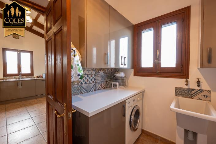 Image No.22-4 Bed Villa / Detached for sale