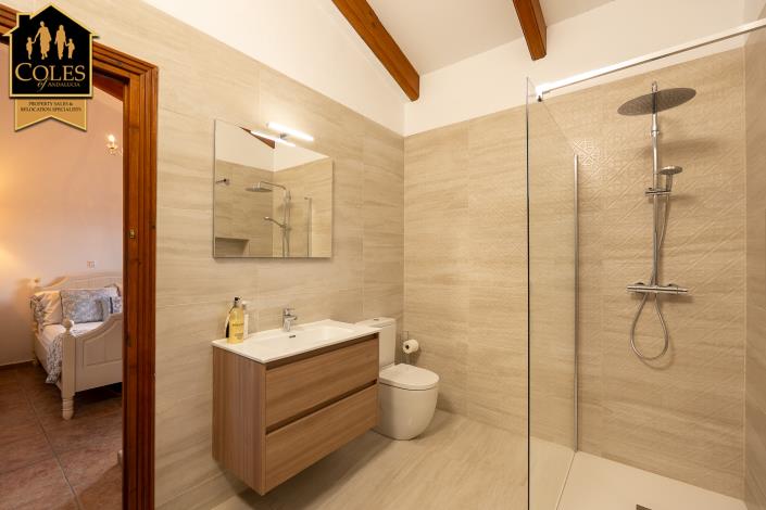 Image No.30-4 Bed Villa / Detached for sale