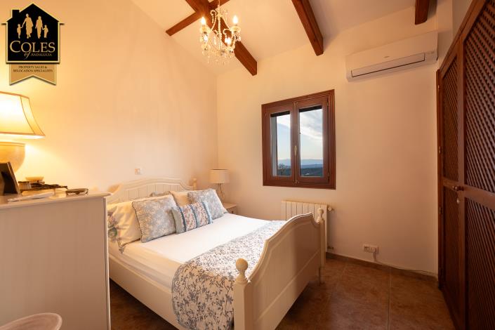 Image No.29-4 Bed Villa / Detached for sale