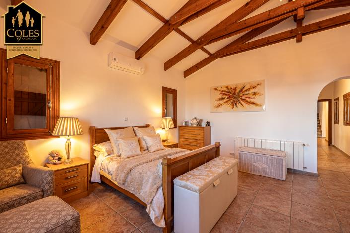 Image No.36-4 Bed Villa / Detached for sale