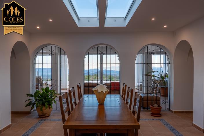 Image No.38-4 Bed Villa / Detached for sale