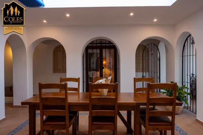 Image No.40-4 Bed Villa / Detached for sale