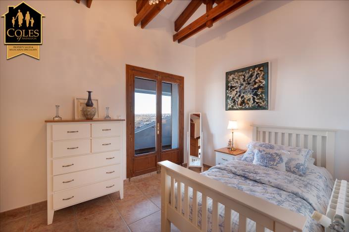 Image No.43-4 Bed Villa / Detached for sale