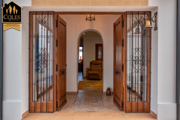 Image No.52-4 Bed Villa / Detached for sale