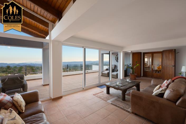 Image No.53-4 Bed Villa / Detached for sale