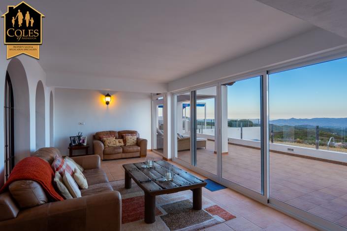 Image No.54-4 Bed Villa / Detached for sale