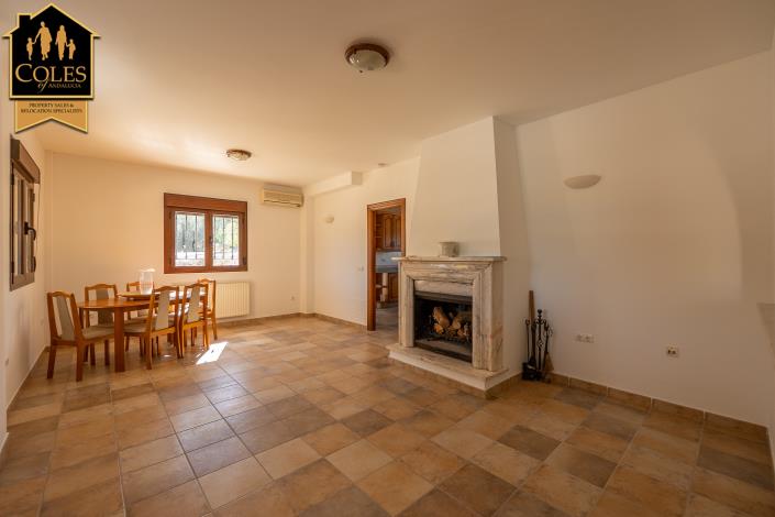 Image No.6-4 Bed Villa / Detached for sale