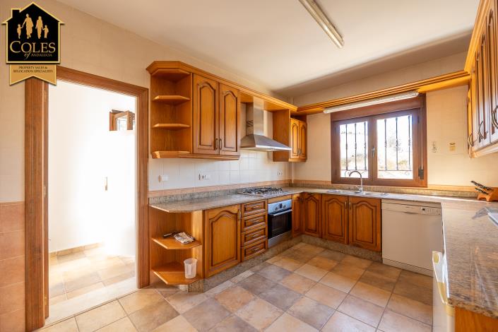 Image No.10-4 Bed Villa / Detached for sale