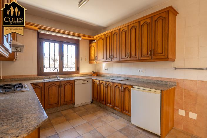 Image No.11-4 Bed Villa / Detached for sale