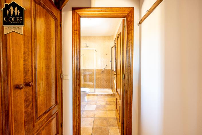 Image No.15-4 Bed Villa / Detached for sale