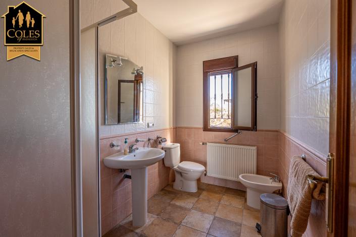 Image No.19-4 Bed Villa / Detached for sale