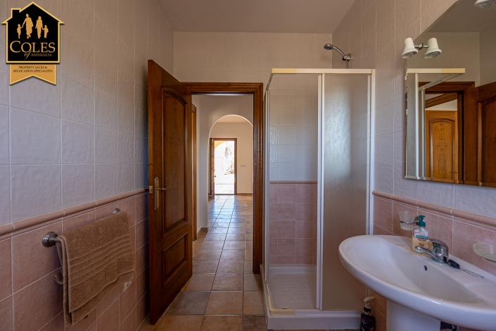 Image No.20-4 Bed Villa / Detached for sale