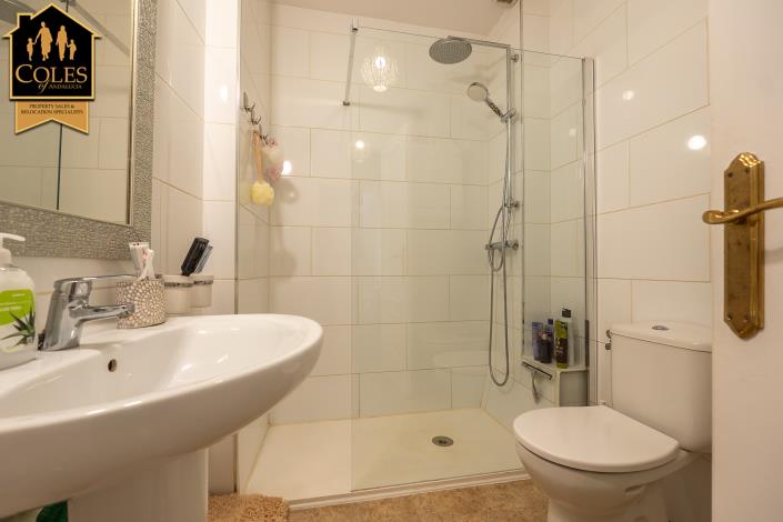 Image No.17-3 Bed Townhouse for sale