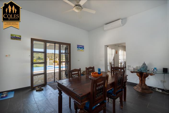 Image No.10-3 Bed Villa / Detached for sale