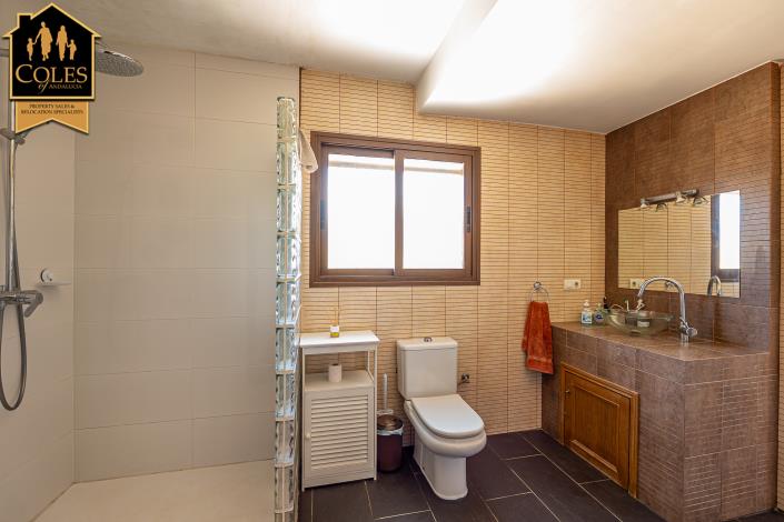 Image No.13-3 Bed Villa / Detached for sale