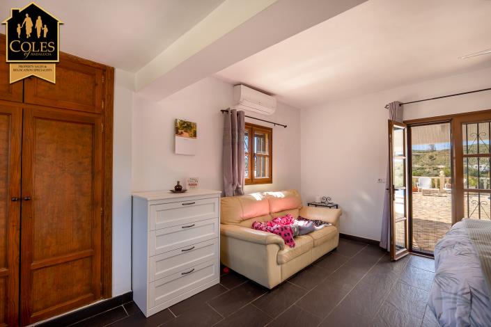 Image No.15-3 Bed Villa / Detached for sale