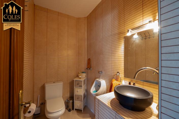 Image No.17-3 Bed Villa / Detached for sale