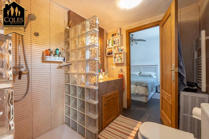 Image No.20-3 Bed Villa / Detached for sale