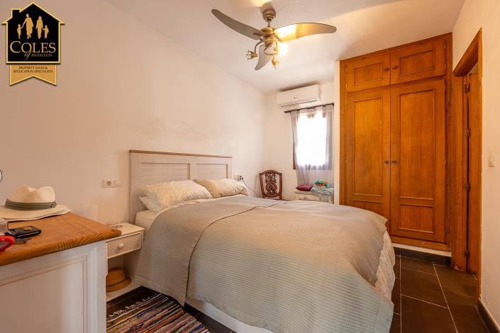 Image No.21-3 Bed Villa / Detached for sale