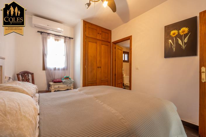 Image No.23-3 Bed Villa / Detached for sale