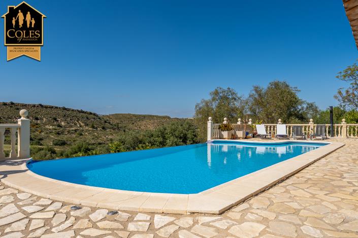 Image No.31-3 Bed Villa / Detached for sale