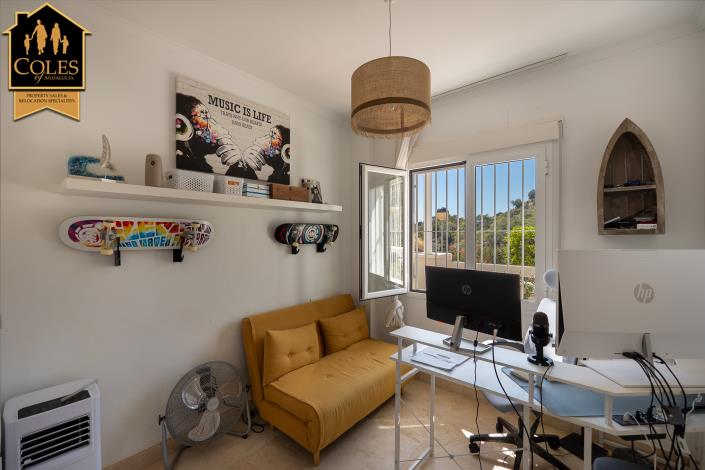 Image No.15-3 Bed Apartment for sale