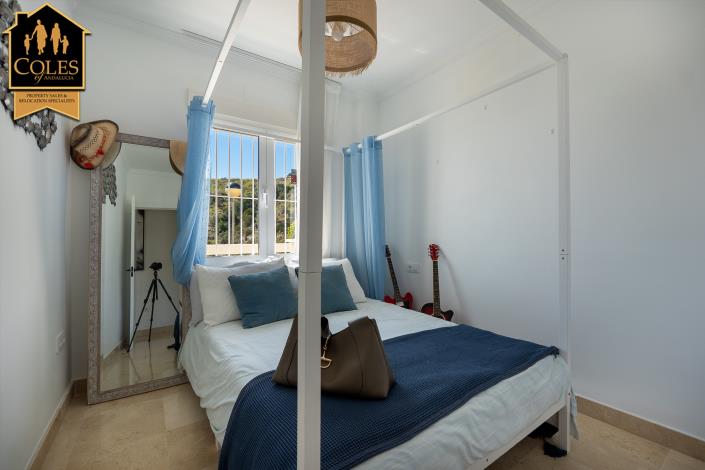 Image No.18-3 Bed Apartment for sale