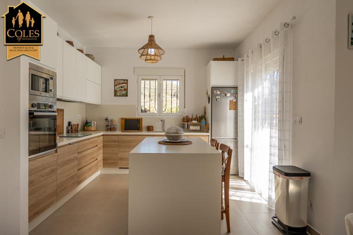 Image No.13-3 Bed Villa / Detached for sale