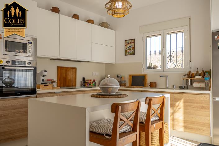 Image No.14-3 Bed Villa / Detached for sale